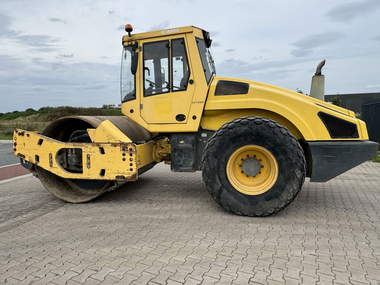 Bomag BW 213 D-4 - Druga mašina: slika 4 Bomag BW 213 D-4 - Druga mašina: slika 4