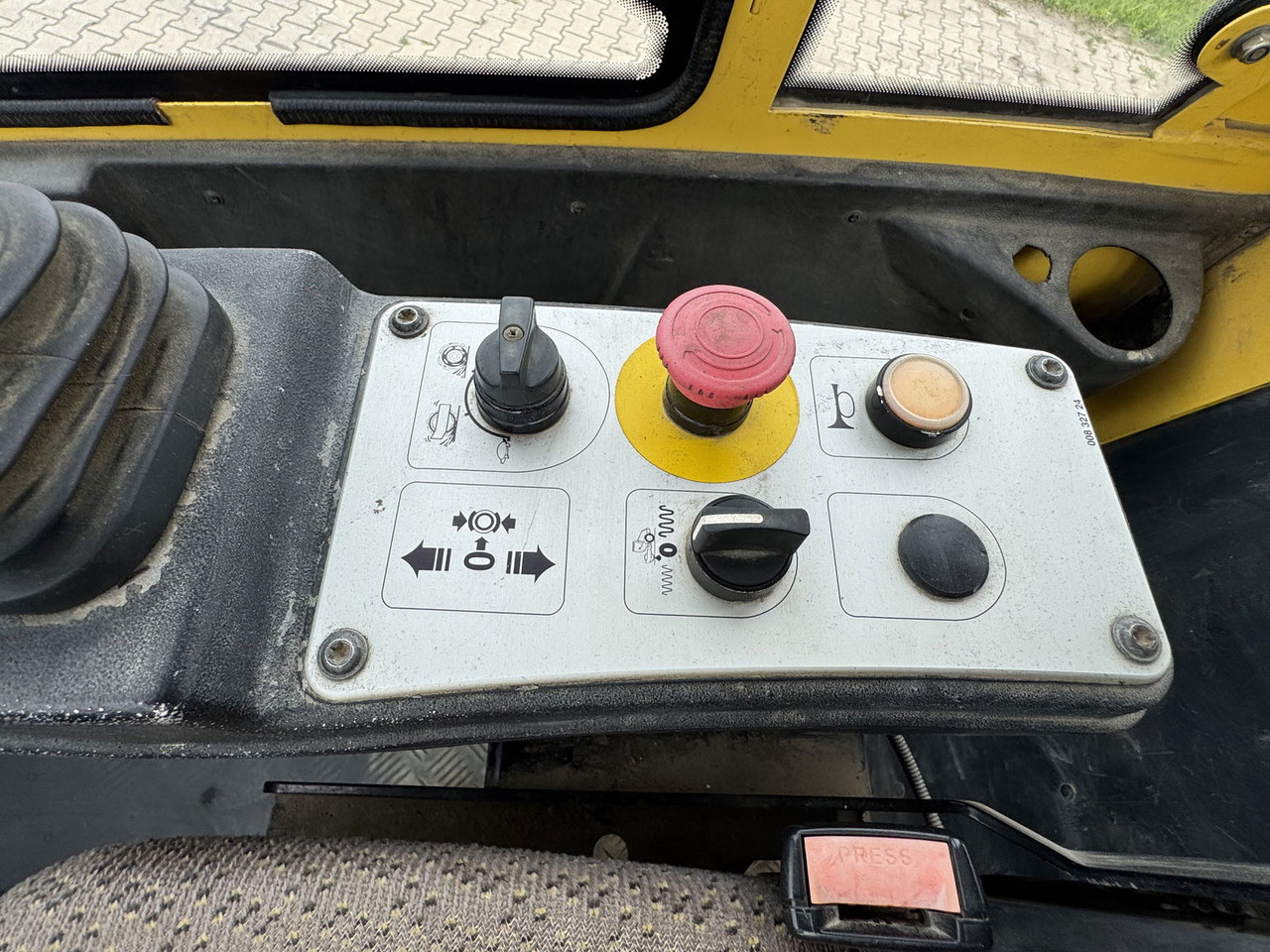 Bomag BW 213 D-4 - Druga mašina: slika 3 Bomag BW 213 D-4 - Druga mašina: slika 3