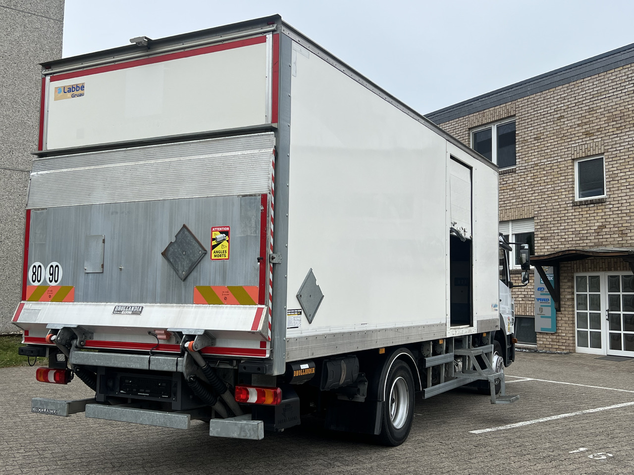 MERCEDES-BENZ Atego 1218 L Classic-Vermietung möglich-ADR-LBW - Kamion sa zatvorenim sandukom: slika 4 MERCEDES-BENZ Atego 1218 L Classic-Vermietung möglich-ADR-LBW - Kamion sa zatvorenim sandukom: slika 4