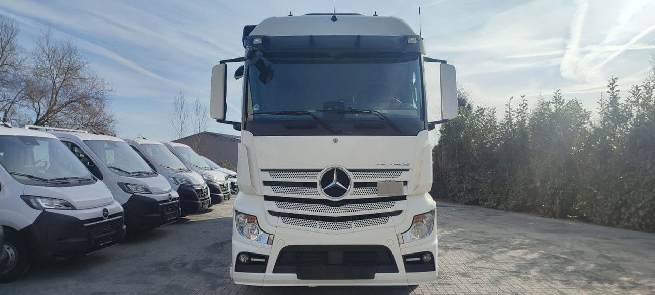 Mercedes-Benz Actros 1843 1843-Vermietung - LBW Voll-Luft-gefedert - Kamion sa zatvorenim sandukom: slika 2 Mercedes-Benz Actros 1843 1843-Vermietung - LBW Voll-Luft-gefedert - Kamion sa zatvorenim sandukom: slika 2
