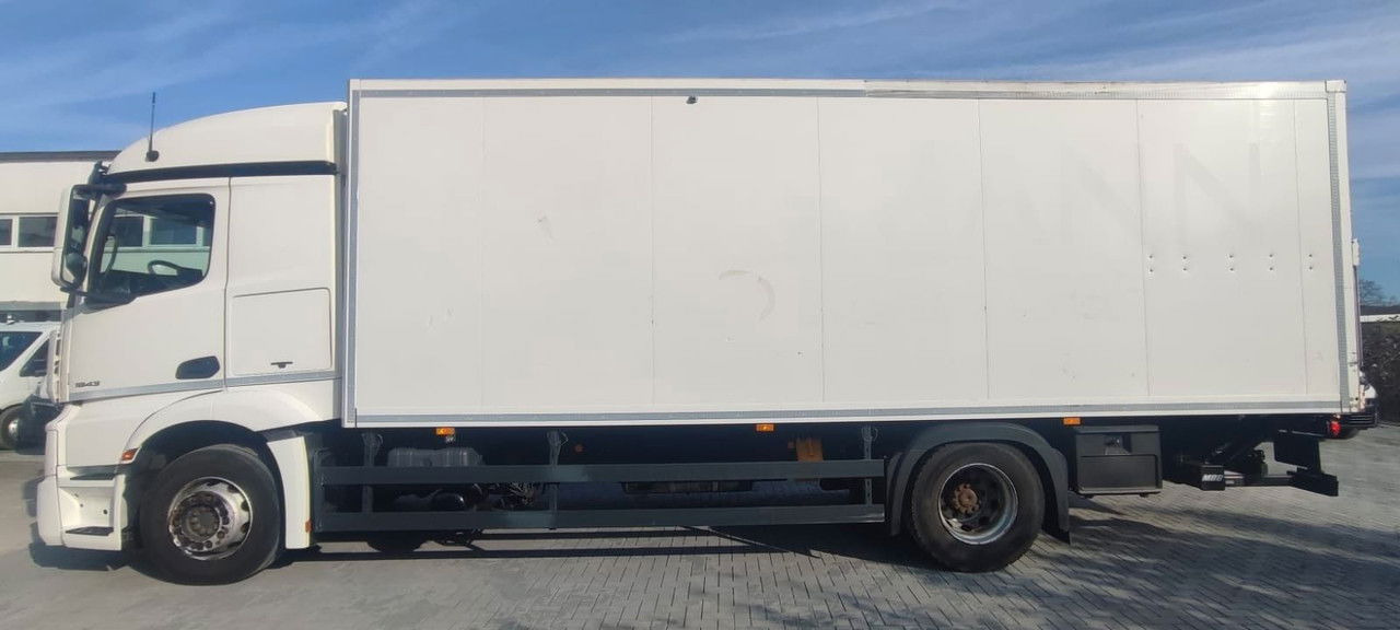 Mercedes-Benz Actros 1843 1843-Vermietung - LBW Voll-Luft-gefedert - Kamion sa zatvorenim sandukom: slika 4 Mercedes-Benz Actros 1843 1843-Vermietung - LBW Voll-Luft-gefedert - Kamion sa zatvorenim sandukom: slika 4