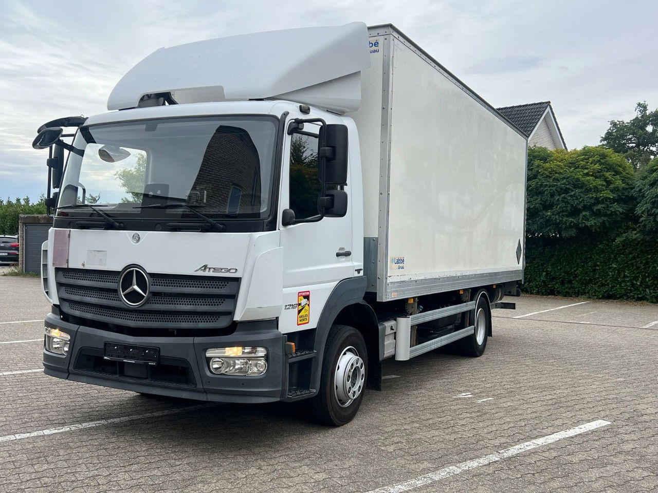 Mercedes-Benz Atego 1218 L Classic-Vermietung möglich-ADR-LBW - Kamion sa zatvorenim sandukom: slika 1 Mercedes-Benz Atego 1218 L Classic-Vermietung möglich-ADR-LBW - Kamion sa zatvorenim sandukom: slika 1