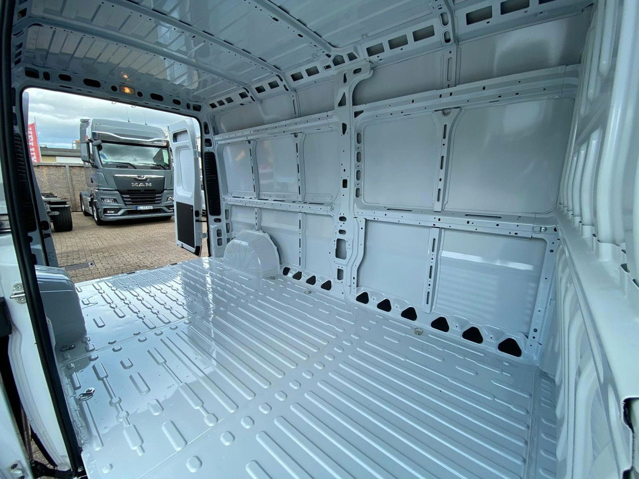 Opel Movano - Furgon: slika 5 Opel Movano - Furgon: slika 5