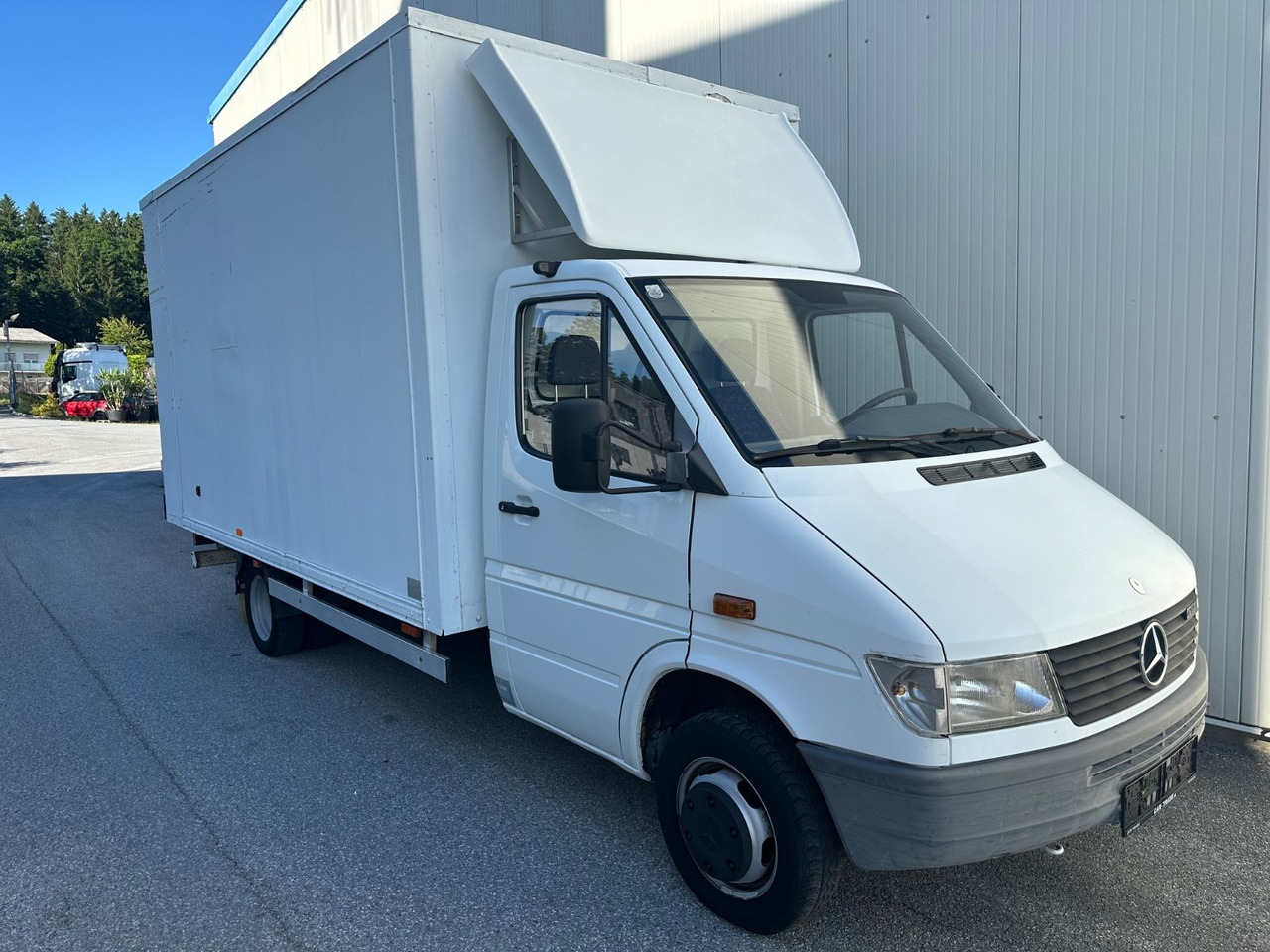 Mercedes-Benz 412 D Koffer Klima - Dostavno vozilo sa zatvorenim sandukom: slika 2 Mercedes-Benz 412 D Koffer Klima - Dostavno vozilo sa zatvorenim sandukom: slika 2
