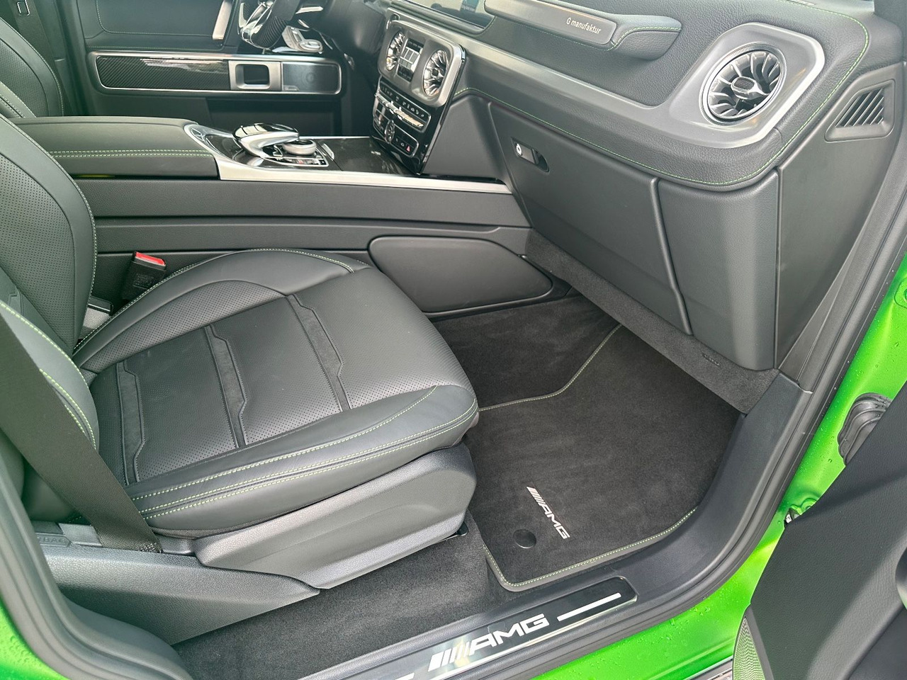 SUVSUV Mercedes-Benz G 63 AMG Manufaktur  Matt Night: slika 14