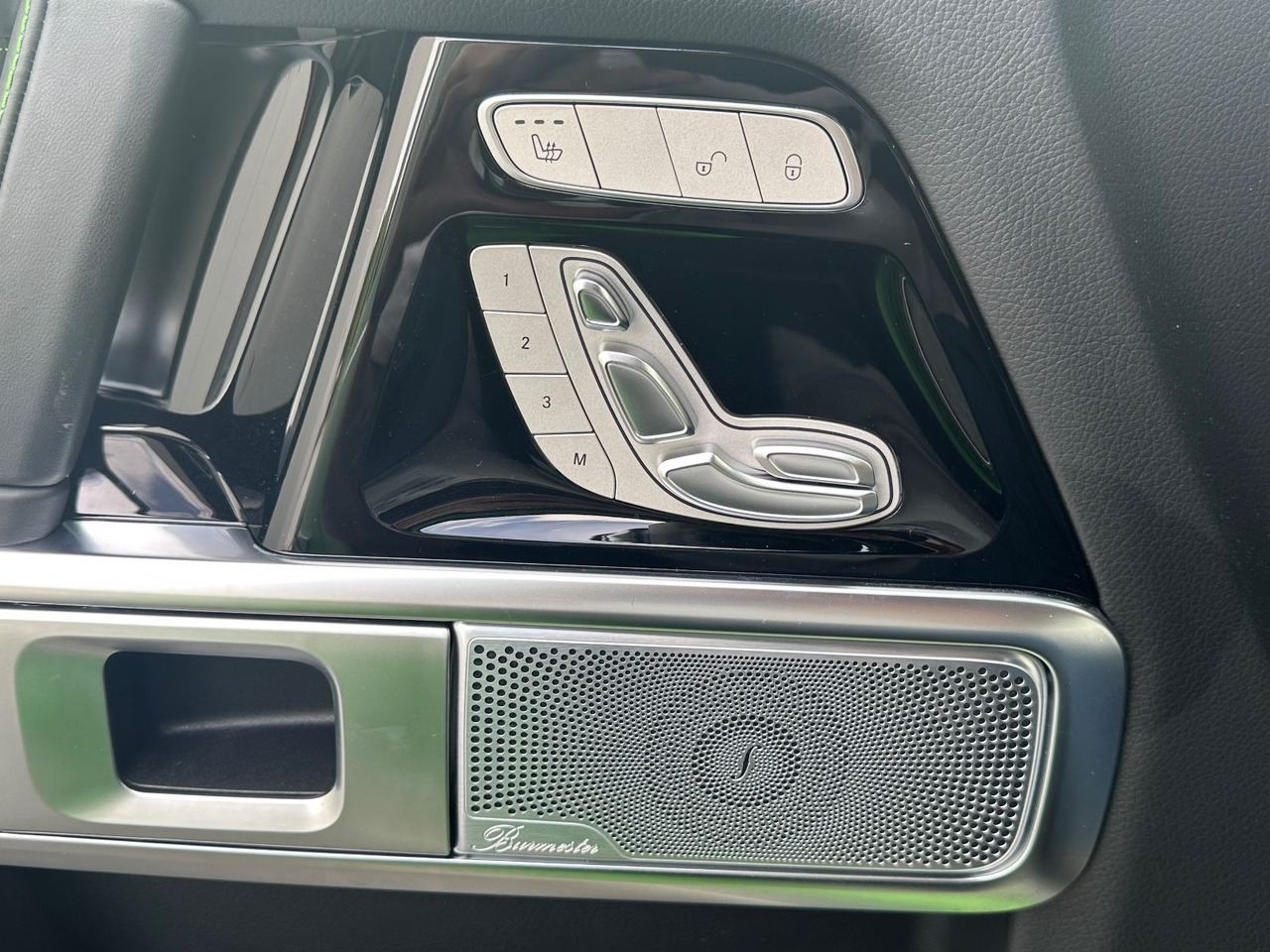 SUVSUV Mercedes-Benz G 63 AMG Manufaktur  Matt Night: slika 15