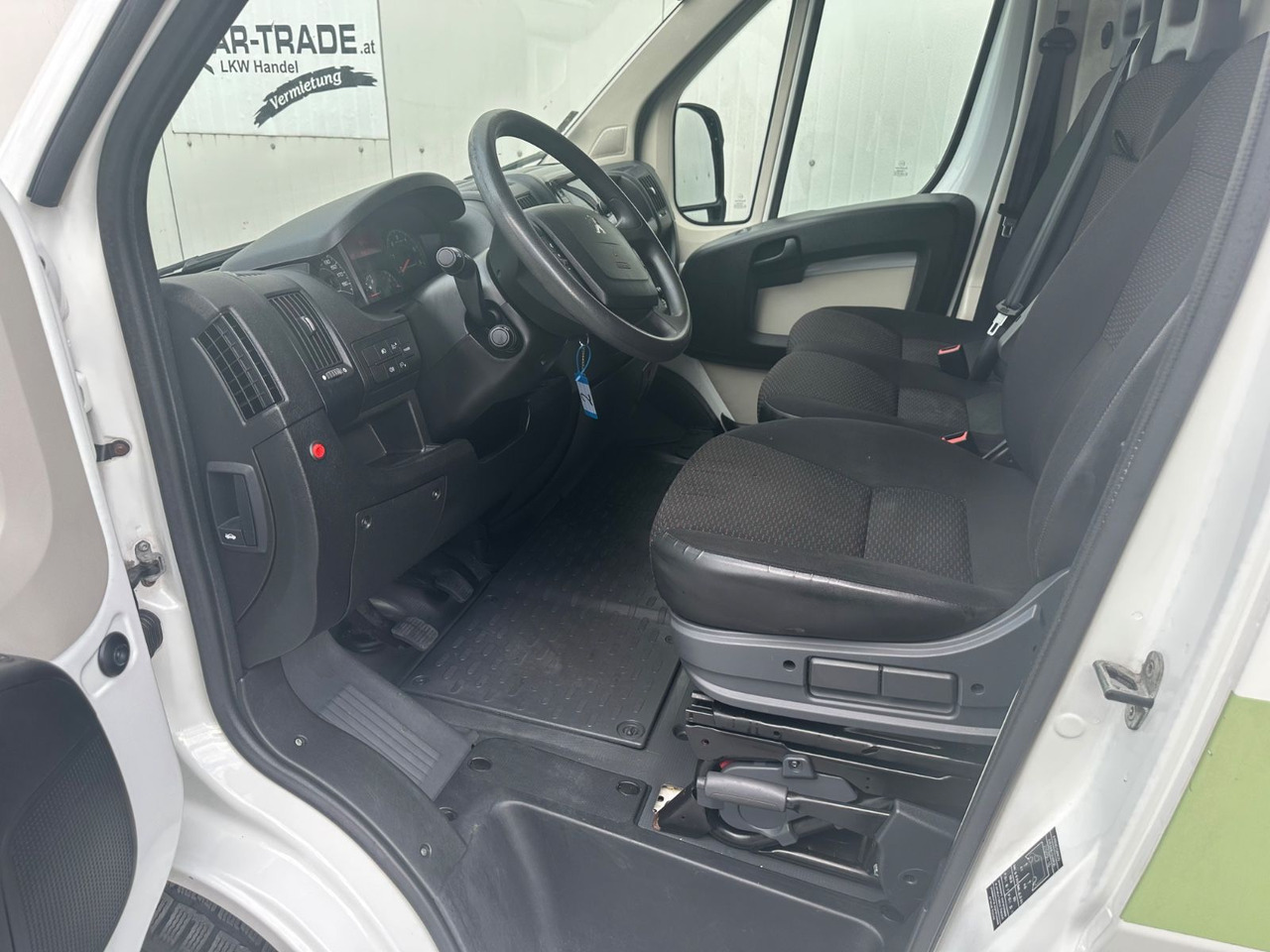Peugeot Boxer 2,0 HDI Klima AluAusbau L4H2 - Furgon: slika 5 Peugeot Boxer 2,0 HDI Klima AluAusbau L4H2 - Furgon: slika 5