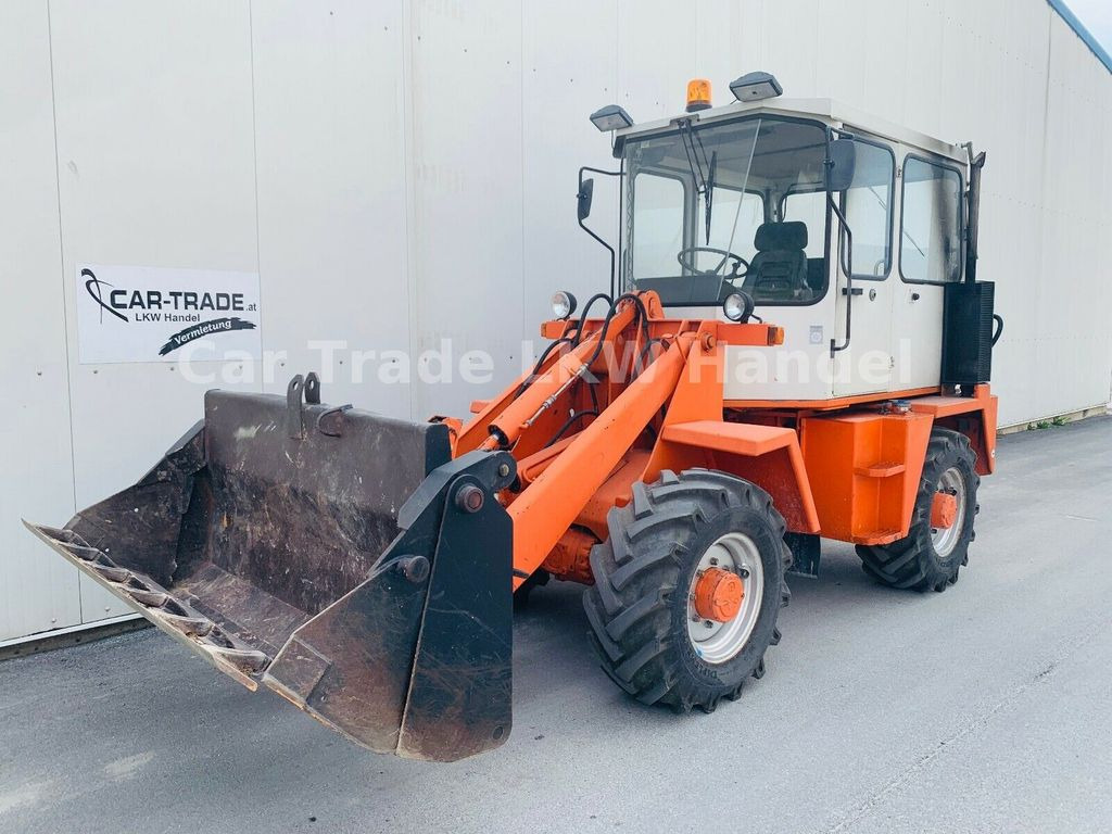 Schaeff SKB 902 - Bager utovarivač: slika 1 Schaeff SKB 902 - Bager utovarivač: slika 1