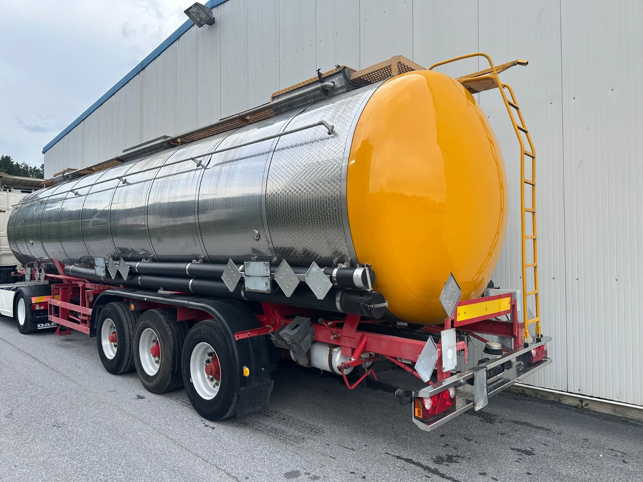 Schwarzmüller Chemi L4BH 42050L Lift BPW - Poluprikolica cisterna: slika 4 Schwarzmüller Chemi L4BH 42050L Lift BPW - Poluprikolica cisterna: slika 4