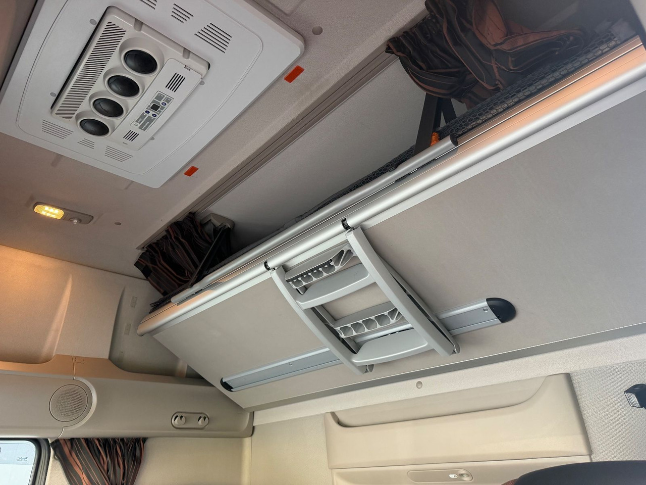 Tegljač DAF XF 530  Vollausstattung Vollluft 2l-Hydraulik: slika 7