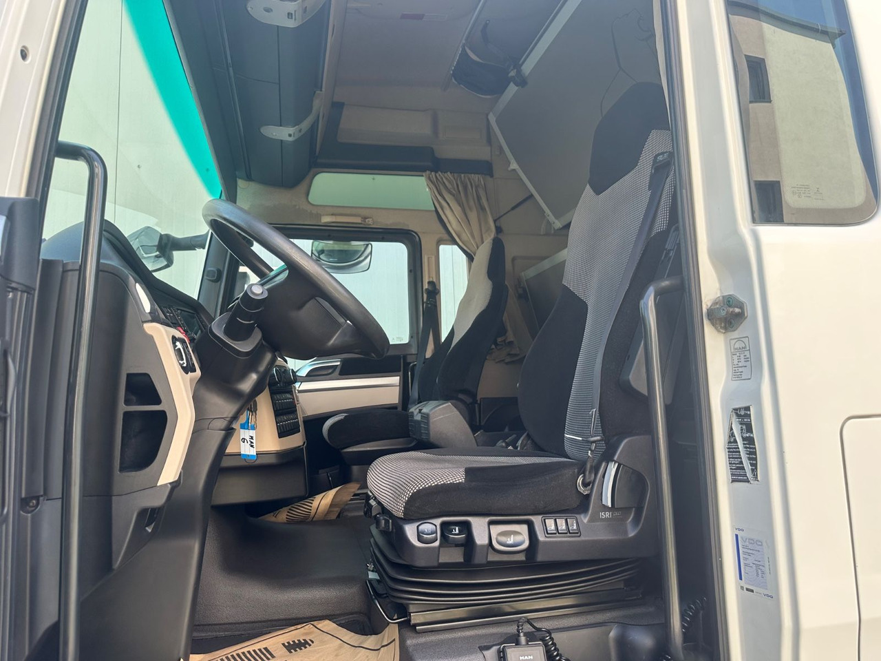 MAN TGX 18.460 XXL Intarder/Standklima - Tegljač: slika 5 MAN TGX 18.460 XXL Intarder/Standklima - Tegljač: slika 5