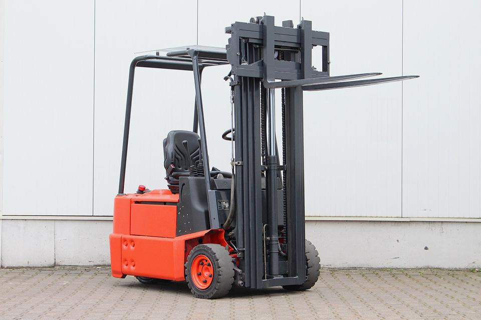 LINDE E15Z-02 Triplex 4,7m - Električni viljuškar: slika 4 LINDE E15Z-02 Triplex 4,7m - Električni viljuškar: slika 4