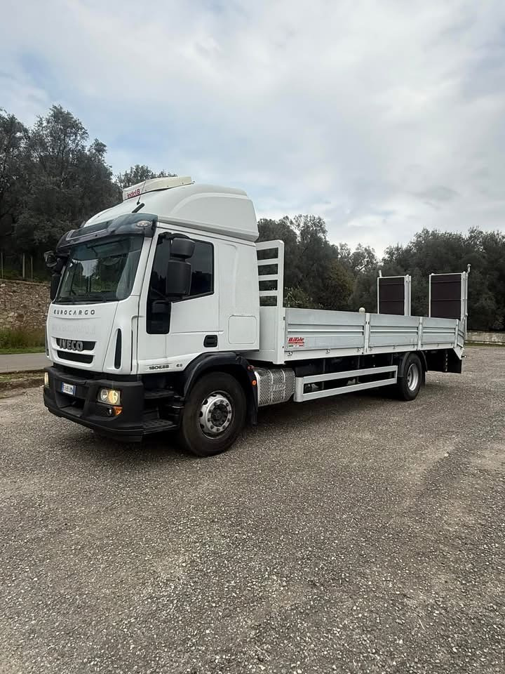 IVECO 180E Pianale Con Rampe Nuovo di fabbrica - Kamion sa tovarnim sandukom: slika 5 IVECO 180E Pianale Con Rampe Nuovo di fabbrica - Kamion sa tovarnim sandukom: slika 5