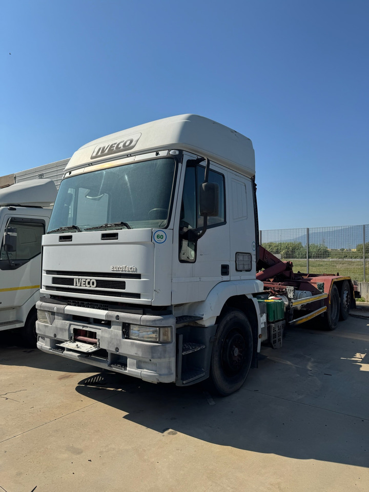 IVECO MAGIRUS 240E42 Gancio Scarrabile - Kamion sa tovarnim sandukom: slika 3 IVECO MAGIRUS 240E42 Gancio Scarrabile - Kamion sa tovarnim sandukom: slika 3