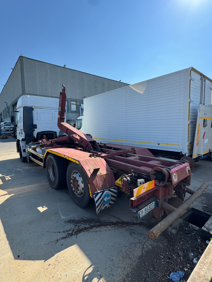 IVECO MAGIRUS 240E42 Gancio Scarrabile - Kamion sa tovarnim sandukom: slika 4 IVECO MAGIRUS 240E42 Gancio Scarrabile - Kamion sa tovarnim sandukom: slika 4