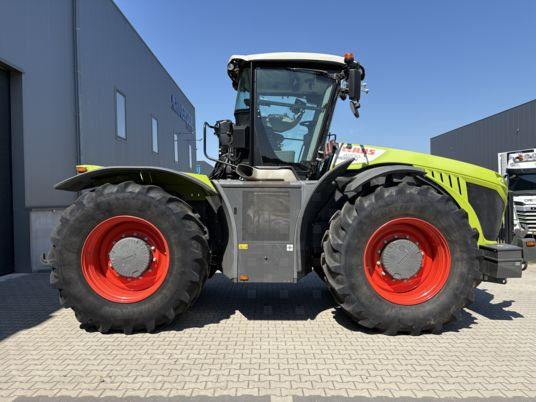 Claas Xerion 4200 Trac VC - Traktor: slika 2 Claas Xerion 4200 Trac VC - Traktor: slika 2