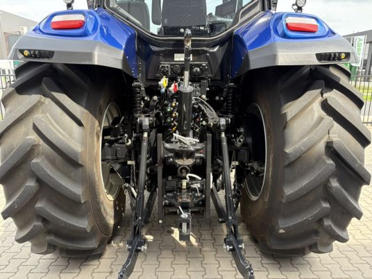 New Holland T7.300 PLMi - Traktor: slika 4 New Holland T7.300 PLMi - Traktor: slika 4