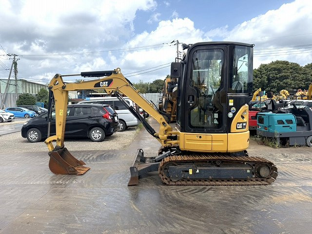 CAT 303ECR - Mini bager: slika 2 CAT 303ECR - Mini bager: slika 2