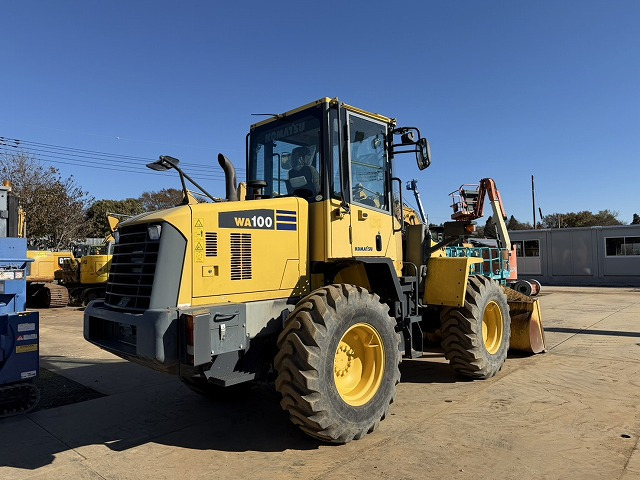 KOMATSU WA100-6 - Utovarivač točkaš: slika 5 KOMATSU WA100-6 - Utovarivač točkaš: slika 5