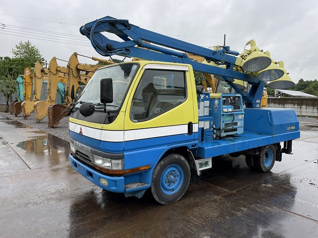 TADANO LS-106A - Toranj za osvetljenje, Kamion: slika 4 TADANO LS-106A - Toranj za osvetljenje, Kamion: slika 4