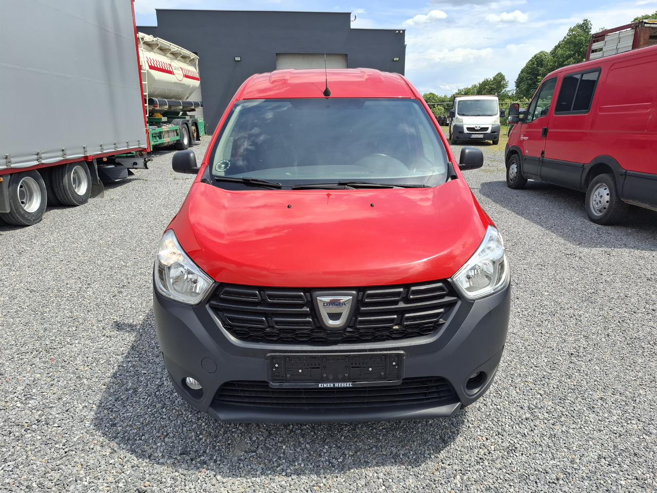 DACIA Dokker 1.5 DCI - Dostavno vozilo sa zatvorenim sandukom: slika 2 DACIA Dokker 1.5 DCI - Dostavno vozilo sa zatvorenim sandukom: slika 2