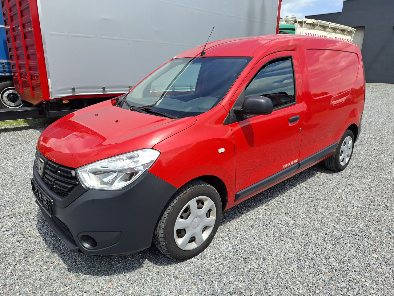DACIA Dokker 1.5 DCI - Dostavno vozilo sa zatvorenim sandukom: slika 3 DACIA Dokker 1.5 DCI - Dostavno vozilo sa zatvorenim sandukom: slika 3