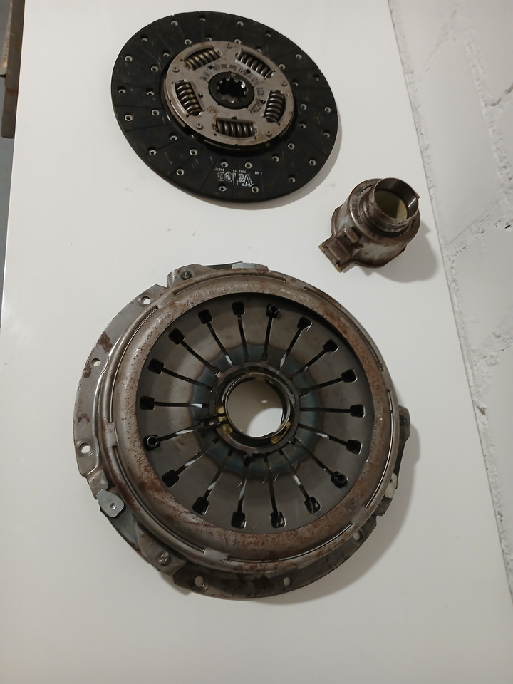 Clutchkit DT790503 for IVECO Eurocargo - Transmisija: slika 1 Clutchkit DT790503 for IVECO Eurocargo - Transmisija: slika 1