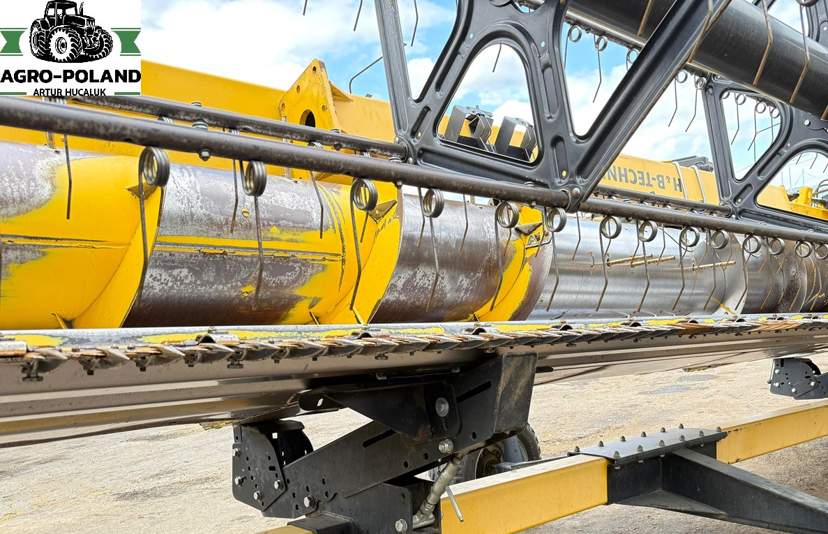 NEW HOLLAND CX 6080 - 2114/2777 h - 2014 ROK + VARIFEED 6,09 M - Kombinovani kombajn: slika 4 NEW HOLLAND CX 6080 - 2114/2777 h - 2014 ROK + VARIFEED 6,09 M - Kombinovani kombajn: slika 4