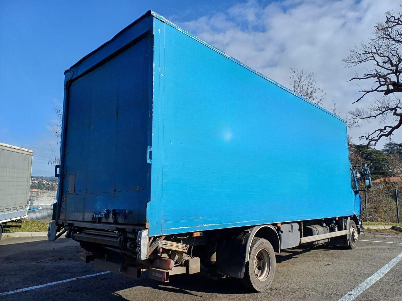 RENAULT MIDLUM 12.270 - Kamion sa zatvorenim sandukom: slika 3 RENAULT MIDLUM 12.270 - Kamion sa zatvorenim sandukom: slika 3
