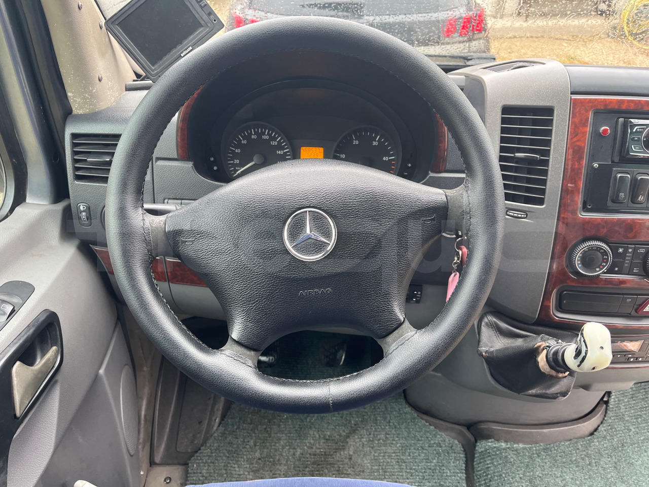 Prigradski autobus Mercedes-Benz Sprinter: slika 16 Prigradski autobus Mercedes-Benz Sprinter: slika 16