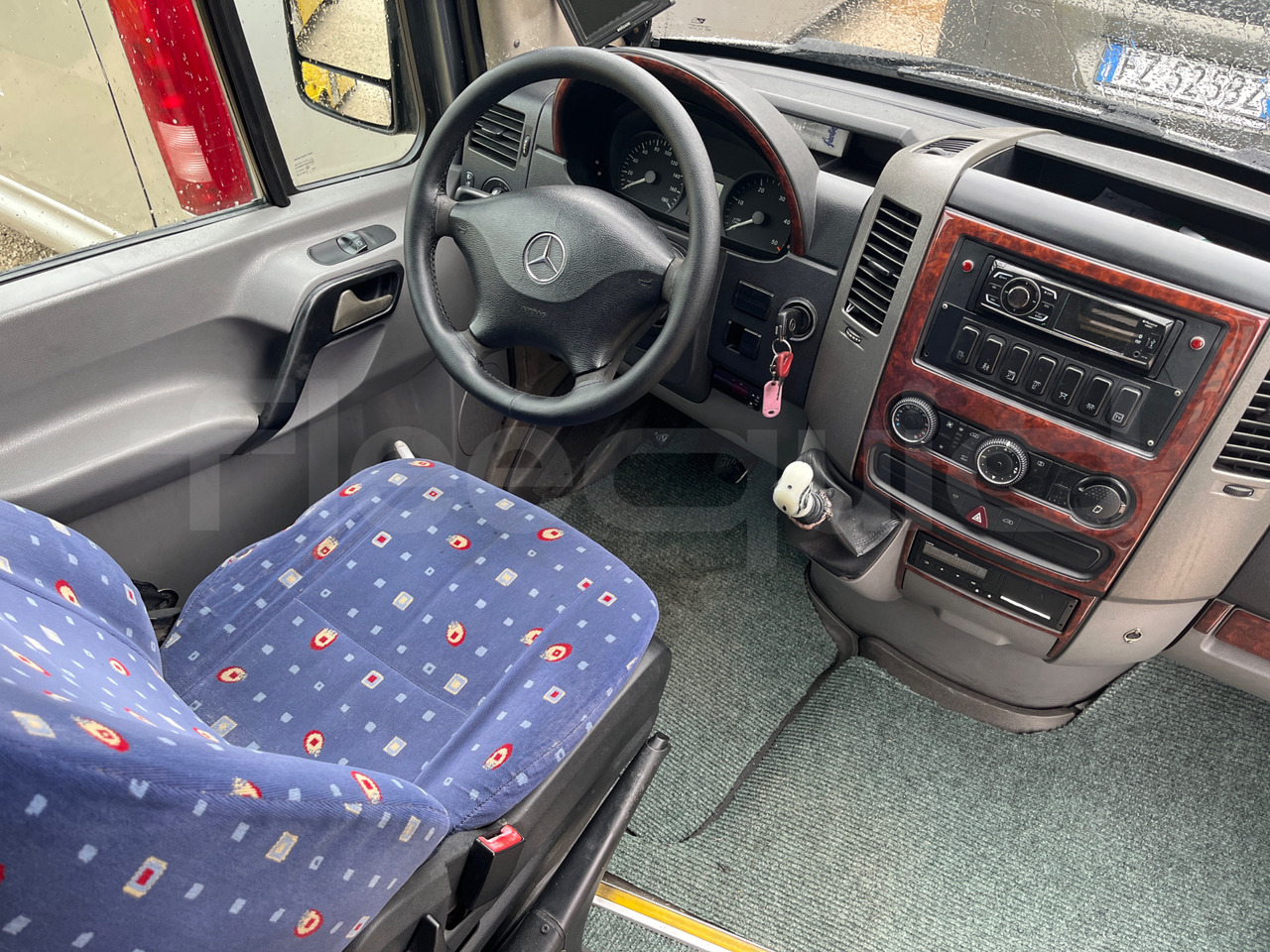 Prigradski autobus Mercedes-Benz Sprinter: slika 15 Prigradski autobus Mercedes-Benz Sprinter: slika 15