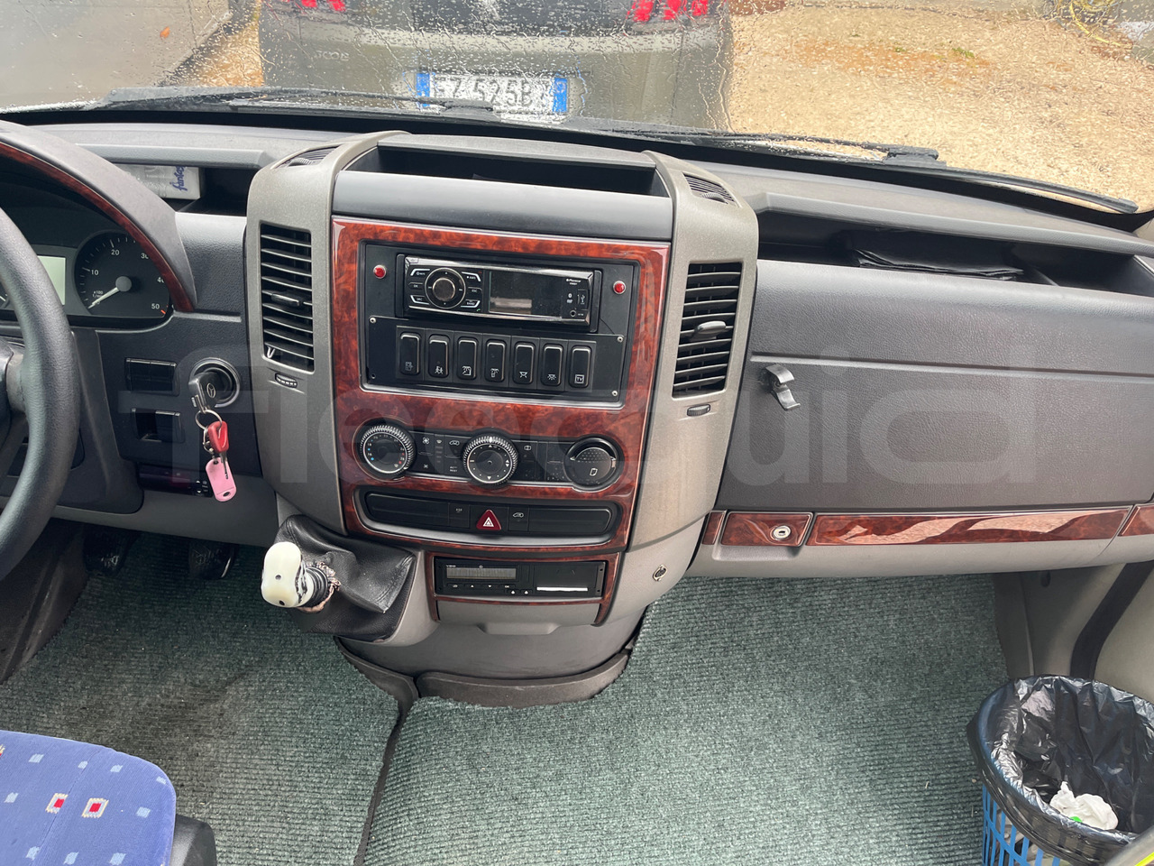 Prigradski autobus Mercedes-Benz Sprinter: slika 18 Prigradski autobus Mercedes-Benz Sprinter: slika 18