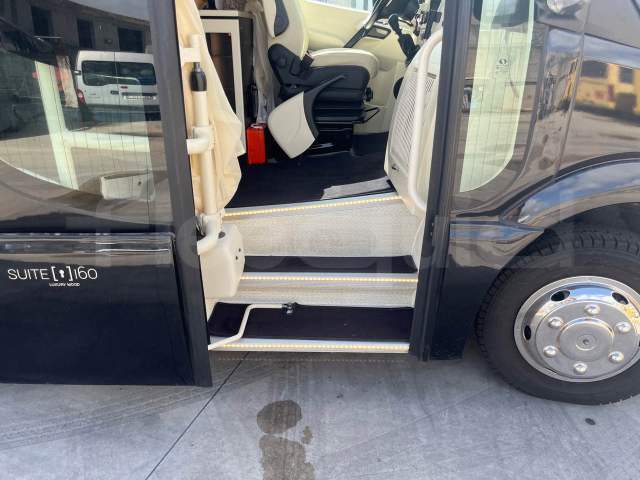Minibus, Putnički kombi Mercedes-Benz Sprinter: slika 7