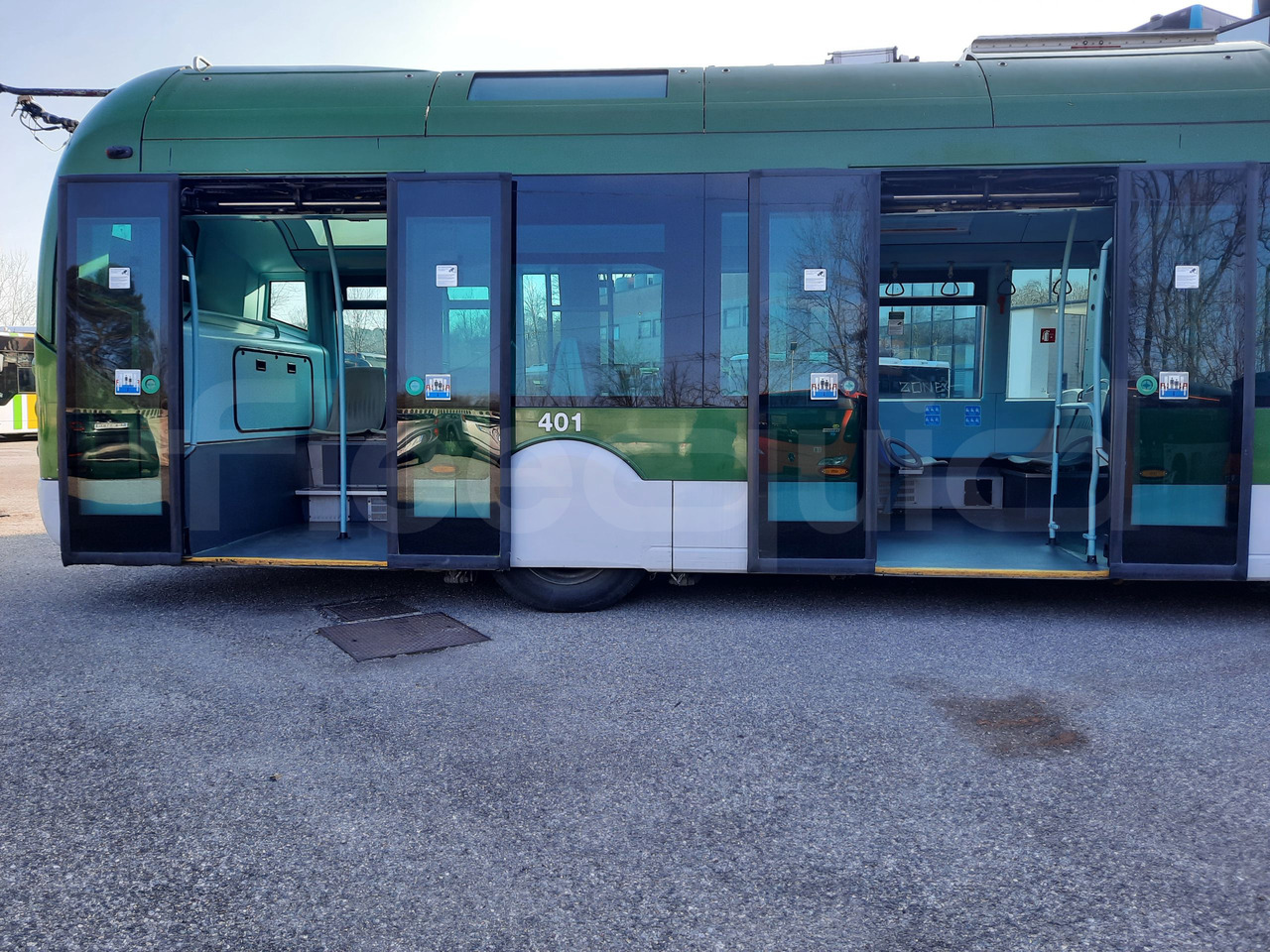 Zglobni autobus, Električni autobus N. 6 Irisbus Cristalis ETB 18: slika 14