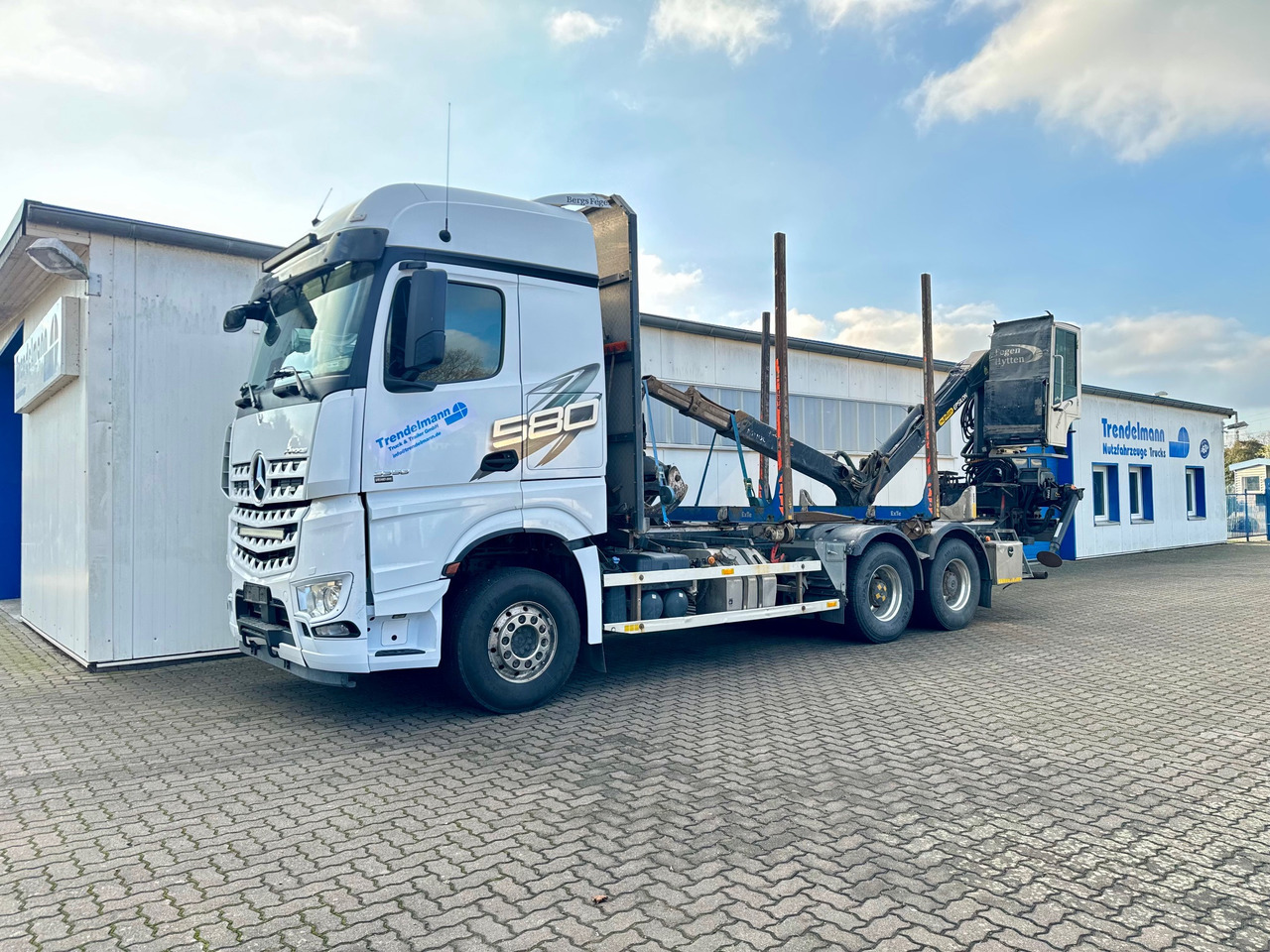 Mercedes Arocs 3358 L 6x4 Radstand 4500 Arocs 3358 L 6x4 Blatt-Luft Gefedert - Šticar: slika 1 Mercedes Arocs 3358 L 6x4 Radstand 4500 Arocs 3358 L 6x4 Blatt-Luft Gefedert - Šticar: slika 1