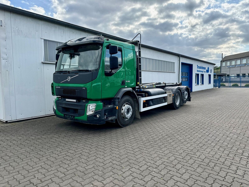 Volvo FE 330 6x2 Hooklift Joab 20 to 5400 mm Lenkachse - Kamion sa hidrauličnom kukom: slika 1 Volvo FE 330 6x2 Hooklift Joab 20 to 5400 mm Lenkachse - Kamion sa hidrauličnom kukom: slika 1