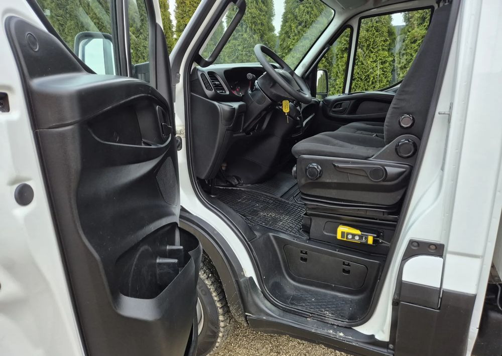 Iveco IVECO 35C17 3.0 170KM *HIMATIC* - Dostavno vozilo istovarivač: slika 5 Iveco IVECO 35C17 3.0 170KM *HIMATIC* - Dostavno vozilo istovarivač: slika 5