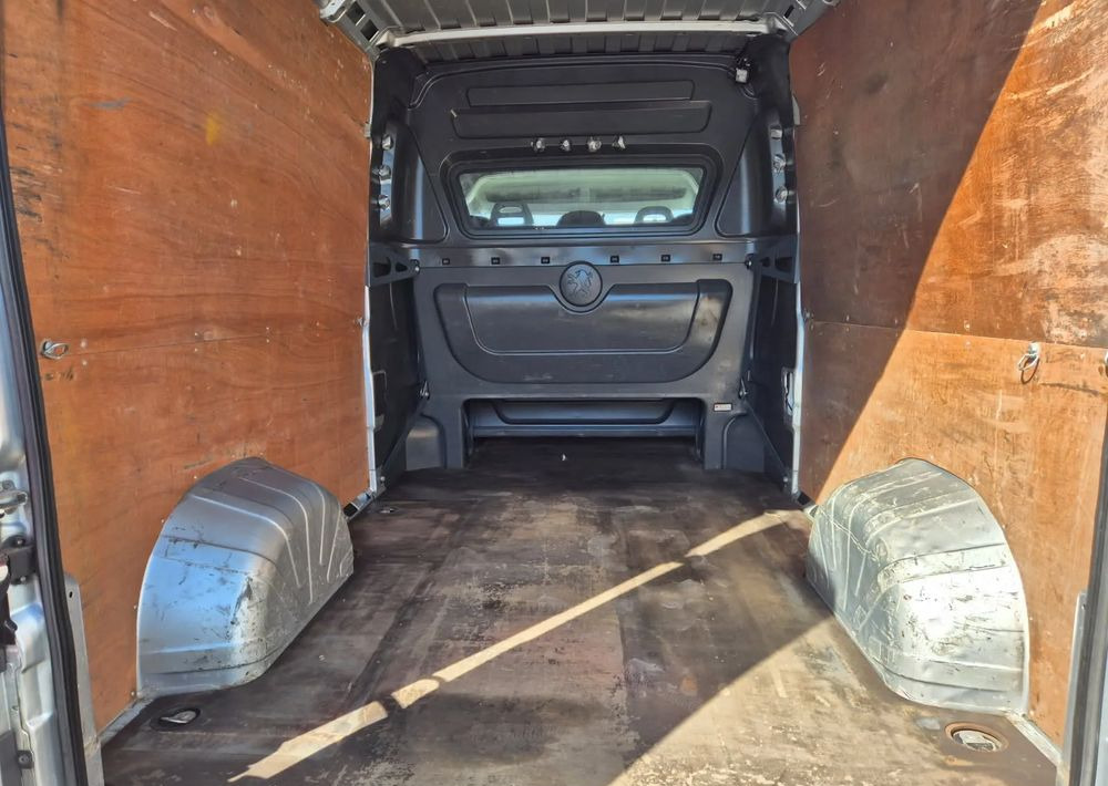 Peugeot Boxer 130KM Brygadówka L3H2 - Dostavno vozilo sa duplom kabinom: slika 4 Peugeot Boxer 130KM Brygadówka L3H2 - Dostavno vozilo sa duplom kabinom: slika 4
