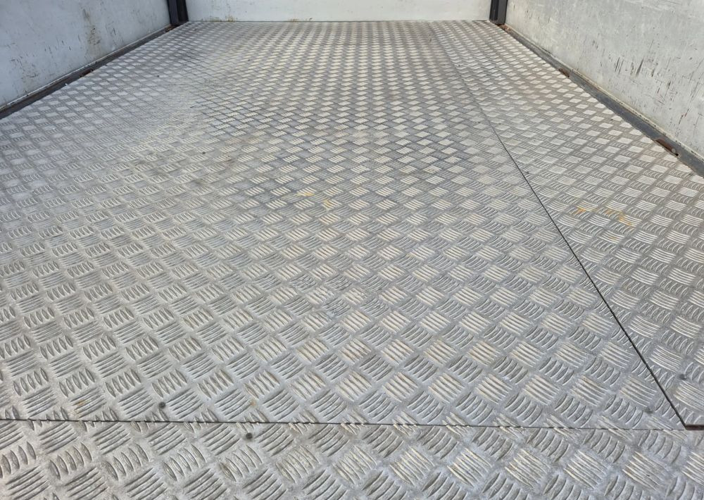 Peugeot Boxer 2.2 150KM brygadówka Maxi wzmocniony koła 16 cali Dubel - Dostavno vozilo sa duplom kabinom: slika 4 Peugeot Boxer 2.2 150KM brygadówka Maxi wzmocniony koła 16 cali Dubel - Dostavno vozilo sa duplom kabinom: slika 4