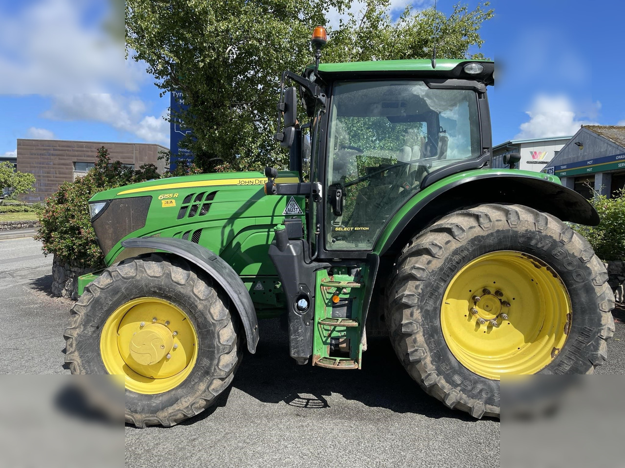2019 JOHN DEERE 6155R - Traktor: slika 2 2019 JOHN DEERE 6155R - Traktor: slika 2