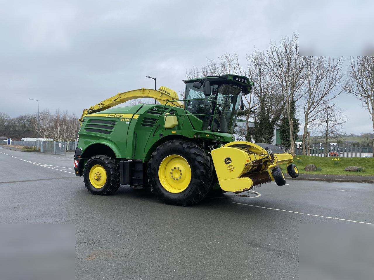 2020 JOHN DEERE 8600 - Kombajn za stočnu hranu: slika 1 2020 JOHN DEERE 8600 - Kombajn za stočnu hranu: slika 1