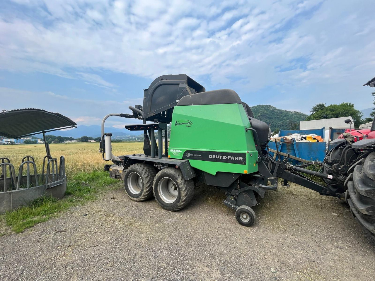 Deutz-Fahr Varimaster 560 - Balirka za okrugle bale: slika 1 Deutz-Fahr Varimaster 560 - Balirka za okrugle bale: slika 1