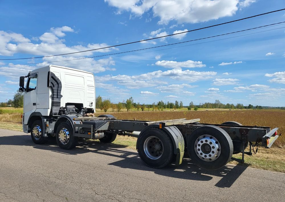 Volvo FH 500 8x2 - Kamion sa golom šasijom i zatvorenom kabinom: slika 5 Volvo FH 500 8x2 - Kamion sa golom šasijom i zatvorenom kabinom: slika 5