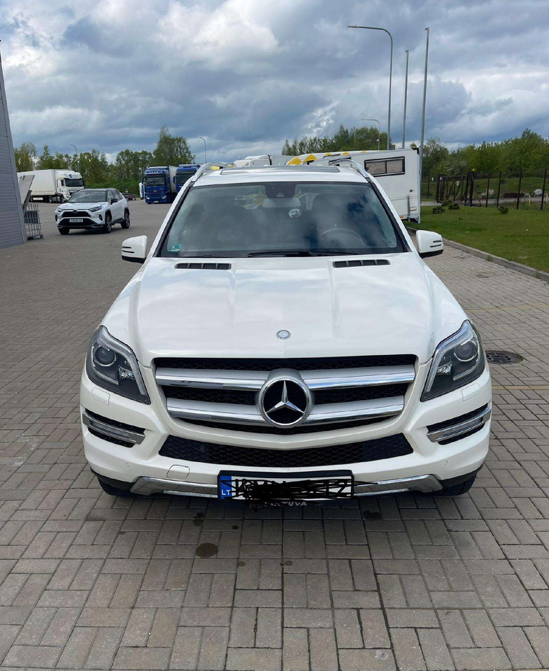Mercedes-Benz GL350 - SUVSUV: slika 1 Mercedes-Benz GL350 - SUVSUV: slika 1