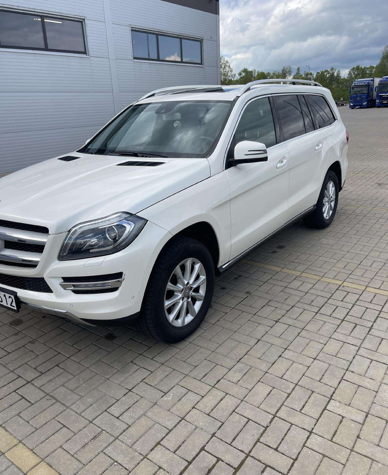 Mercedes-Benz GL350 - SUVSUV: slika 4 Mercedes-Benz GL350 - SUVSUV: slika 4