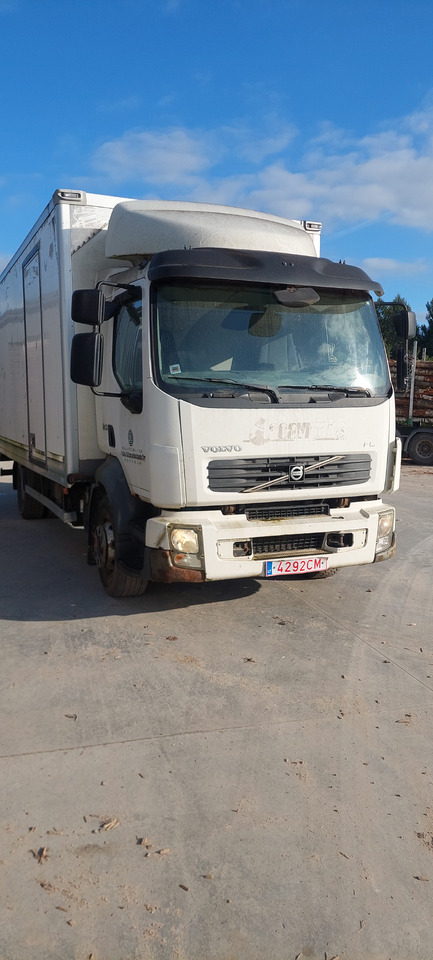 VOLVO FL240 - Kamion sa zatvorenim sandukom: slika 2 VOLVO FL240 - Kamion sa zatvorenim sandukom: slika 2