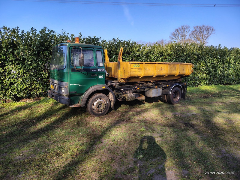 DAF 1300 - Kamion za prevoz kontejnera/ Kamion sa promenjivim sandukom: slika 2 DAF 1300 - Kamion za prevoz kontejnera/ Kamion sa promenjivim sandukom: slika 2