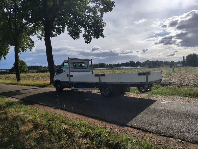 Iveco Daily 35C180 - Dostavno vozilo sa otvorenom sandukom: slika 3 Iveco Daily 35C180 - Dostavno vozilo sa otvorenom sandukom: slika 3
