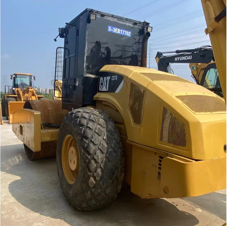 CATERPILLAR CS76 road roller Road construction - Kompaktor: slika 4 CATERPILLAR CS76 road roller Road construction - Kompaktor: slika 4