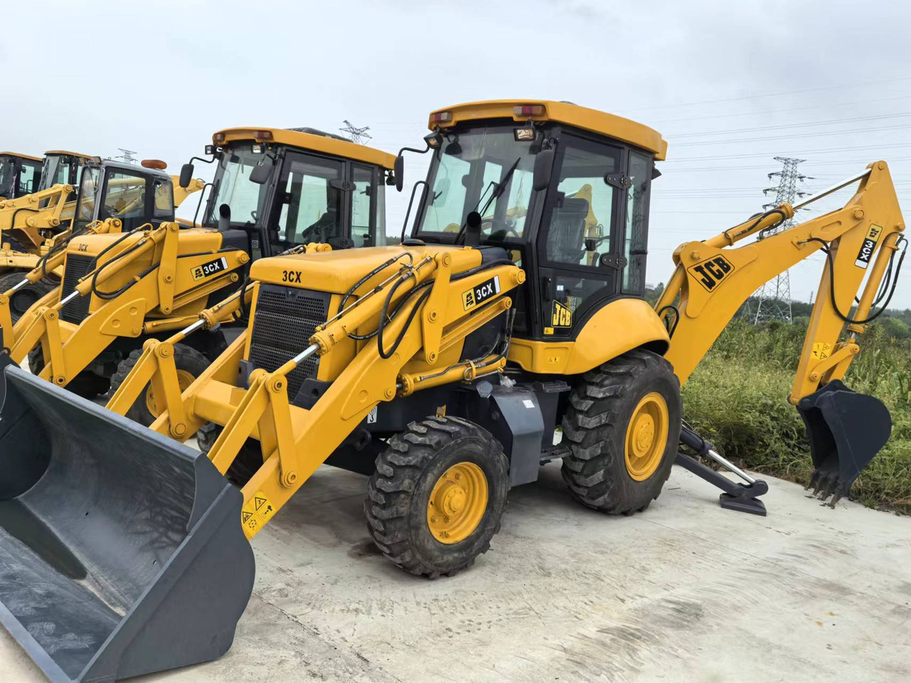 JCB 3CX backhoe loader TLB versatile machine multiple attachment options - Bager utovarivač: slika 1 JCB 3CX backhoe loader TLB versatile machine multiple attachment options - Bager utovarivač: slika 1